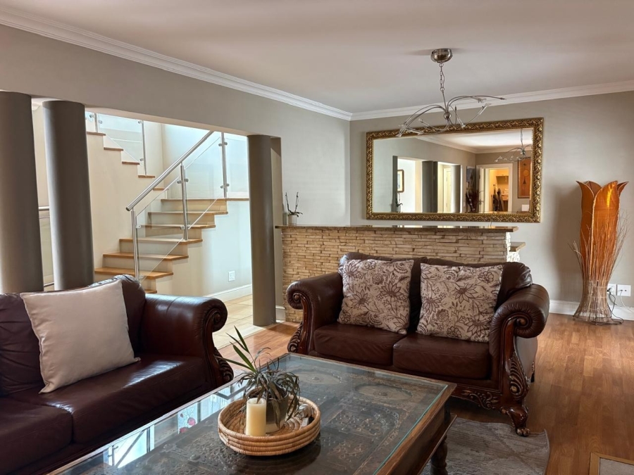 To Let 6 Bedroom Property for Rent in West Beach Western Cape